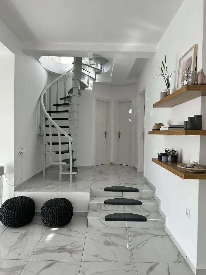 Vila Casa Kefy Pesádha